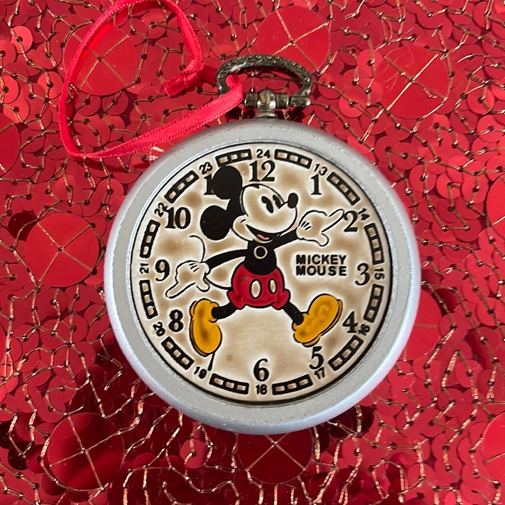 Disney Mickey Mouse Christmas ornament, Make-believe clock shows the time—1:40AM